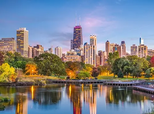 Chicago, IL skyline over the lagoon